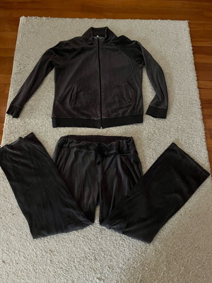 Velour set used size XL in beige and dark gray