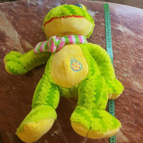 Frog plush toy like new