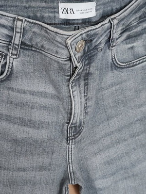Zara gray elastic jeans new, size 40