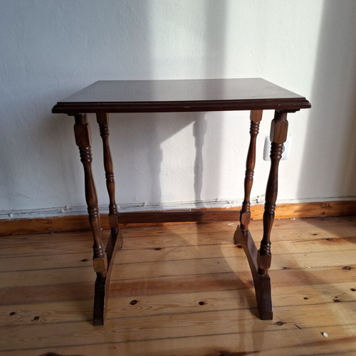 Classic wooden side table with spindle legs