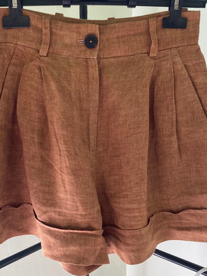 Linen high-waisted shorts with pleats terracotta, like new, Massimo Dutti