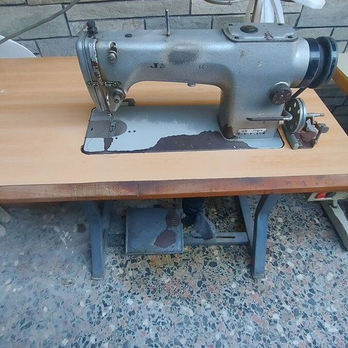 Professional sewing machines used, Yuki, Clompal automatic, Yiamato three-thread