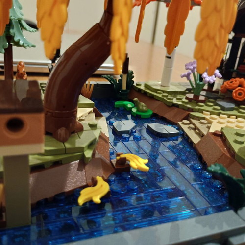 Lego Autumn Cottage Garden used, detailed fall landscape set