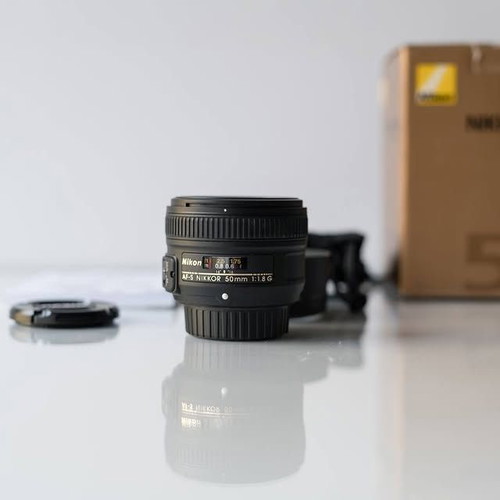 Nikon AF-S Nikkor 50mm f/1.8G lens like new, full frame compatible