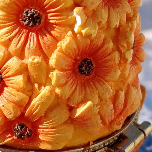 Decorative egg with flowers
