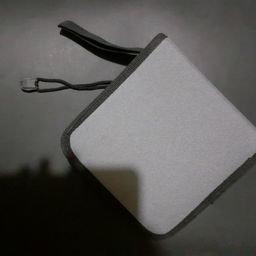CD, DVD case like new with 14 double-sided sleeves