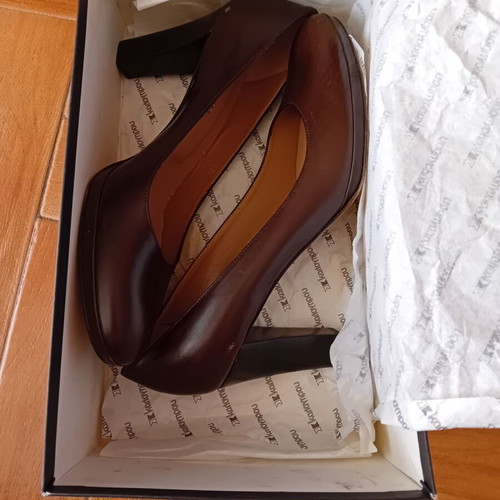 Kalogirou women's brown leather pumps size 9, new, 9 cm heel