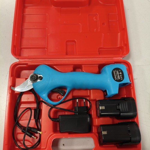 Kamihaki KMX-8601 Pruning Shears new with case and charger
