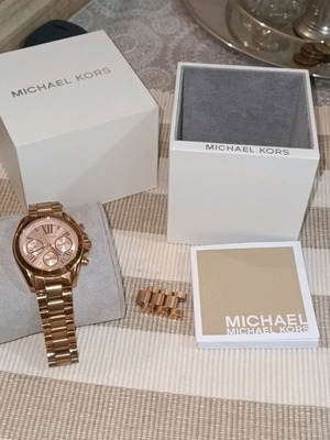 Michael Kors wristwatch women's like new with box and certificate