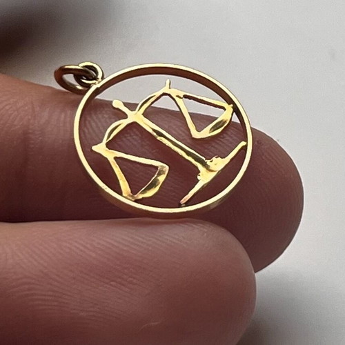Zodiac motif necklace Libra in 14K gold like new