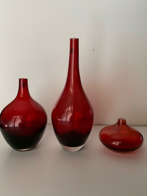 IKEA Johanna Jelinek Ruby Red set of 3 hand blown glass vases like new