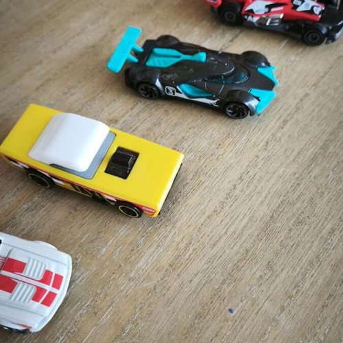 Hot Wheels Die-Cast Toy Cars Set of 7 1:64 Scale like new