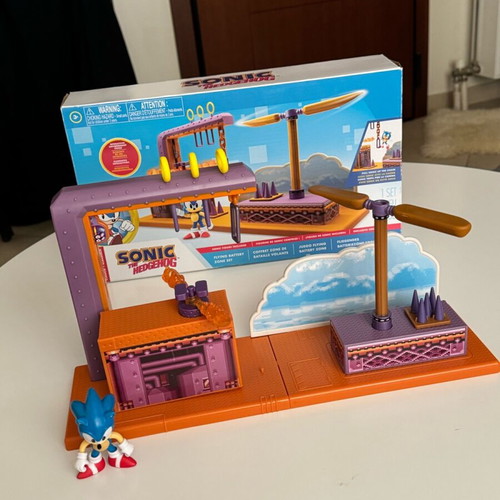 Sonic toy like new with original box