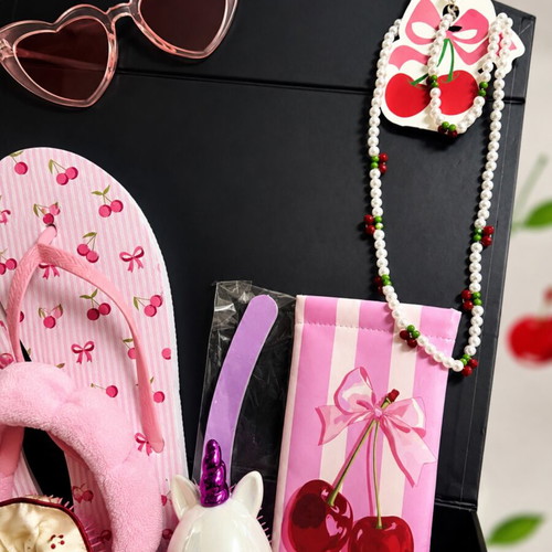 Bridesmaids Gift Box New with Cherry Accessories