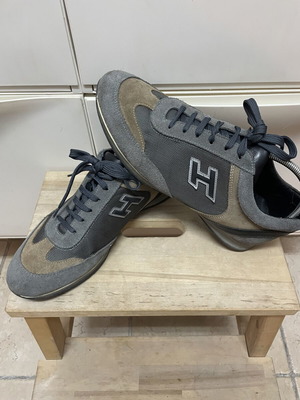 Hogan sneakers men's size 44 like new gray-beige