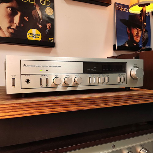 Mitsubishi DA-U540 vintage stereo integrated amplifier with LED VU meters and phono stage