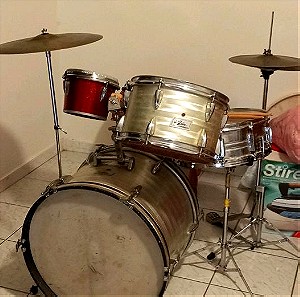 Drums , πλήρως εξοπλισμένα και σε άριστη κατάσταση .