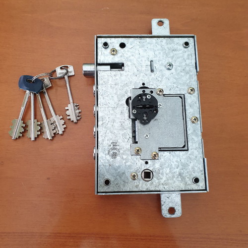 Securemme security lock used, with 5 keys, 2 pieces