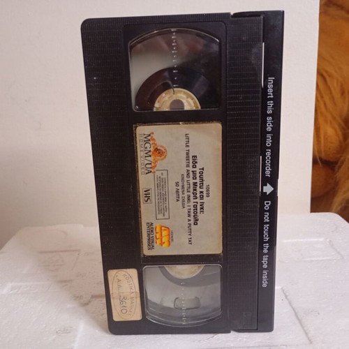 Tweety and Inky VHS tape like new, animated cartoons with subtitles