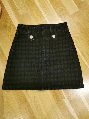 Denim skirt short like new, size XS, blue with buttons