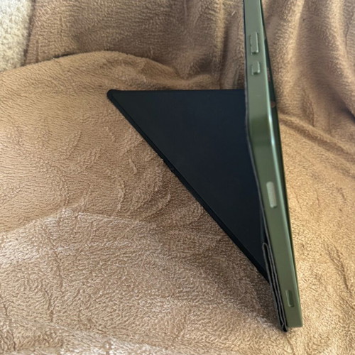 Samsung tablet case like new with minimal use