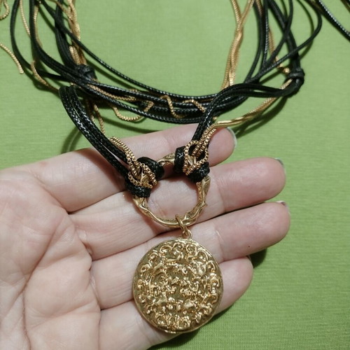 Zara long necklace like new, black