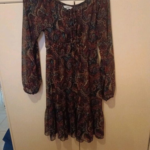 Printed dress transparent like new, size M, red and purple