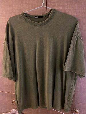 Zara men's short-sleeve t-shirt used, khaki, size M