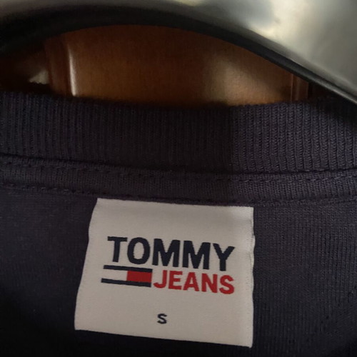Tommy Hilfiger men's t-shirt like new with minor logo flaw, size S