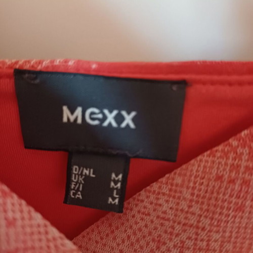 Mexx top bicolor medium like new with wide straps and ruching