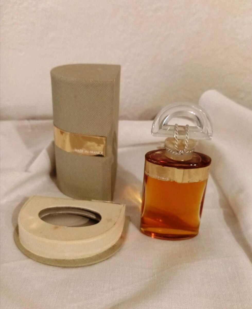 Epilogue Coryse Salome perfume like new,… - € 78,00 - Vendora.cy