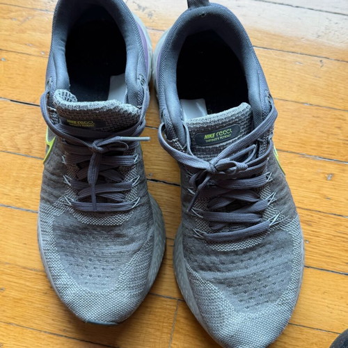 Nike Infinity React athletic shoes used, size 43, gray