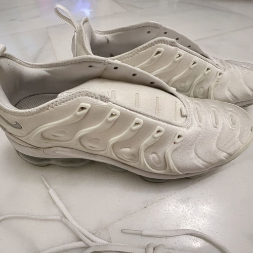 Nike Air Vapor Max Plus sneakers size 44 used, white