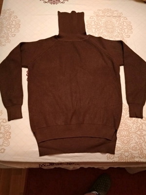 Turtleneck sweater new, brown, size medium