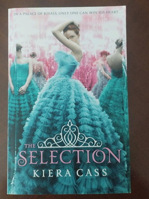 The Selection by Kiera Cass book like new, English