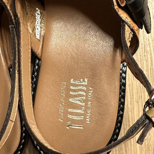 Alviero Martini 1ª Classe Geo Classic leather sandals size 38 like new
