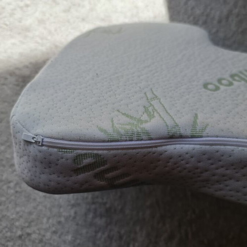 Anatomic seat cushion with bamboo cover like new