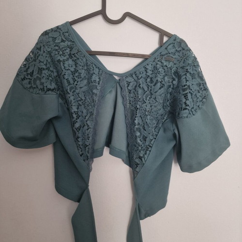 Green blouse with tie used, size M