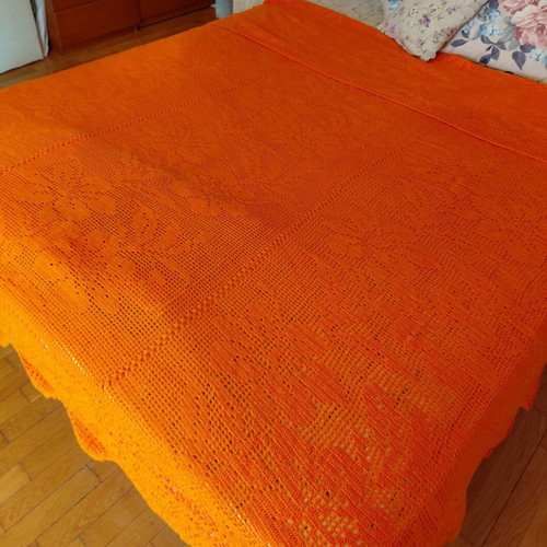 Handmade quilt like new, wool and synthetic