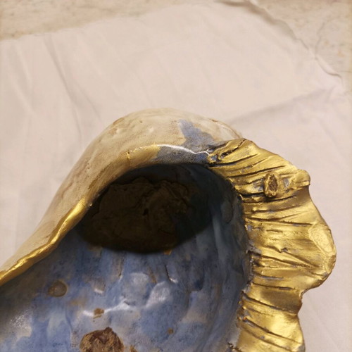 Decorative ceramic shell hand-painted like new