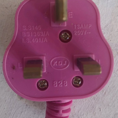 American power plug new with 5 Amp fuse