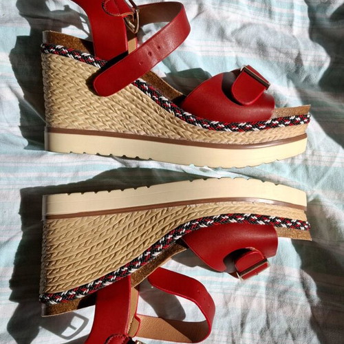Alta Moda red platform sandals like new, size 41