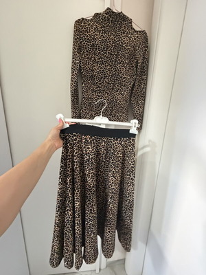 Leopard print set small size like new, multicolor