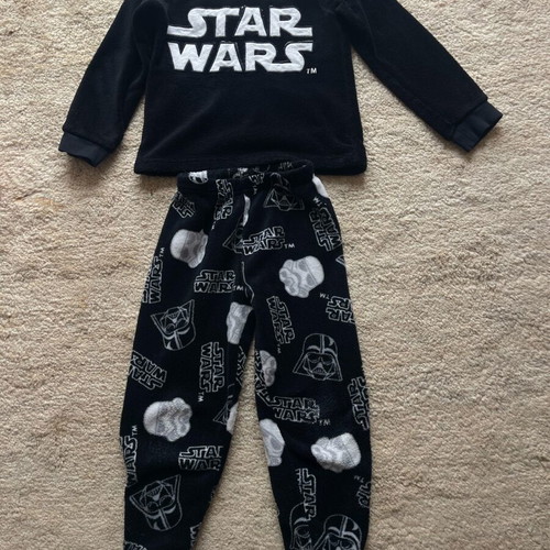 Star Wars kids pajama set used, fleece, size 8-9 years
