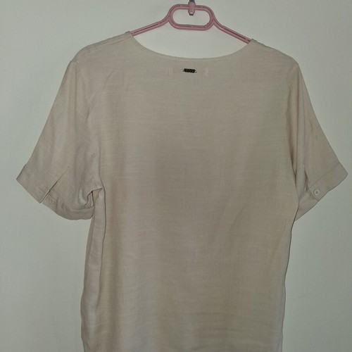 Doca blouse beige V-neck with decorative buttons like new