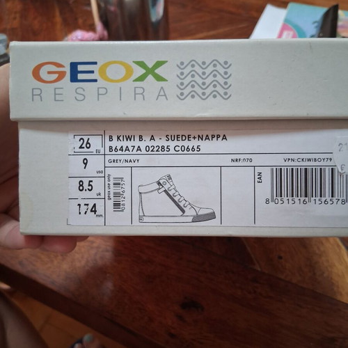 Geox boots size 26 unisex used with leather sole and zipper