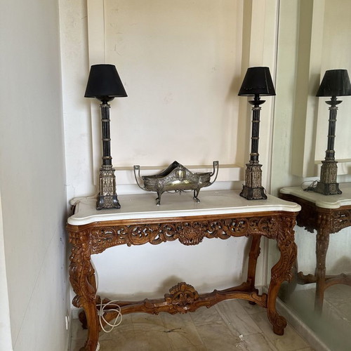 Console table with marble top like new 130 x 51