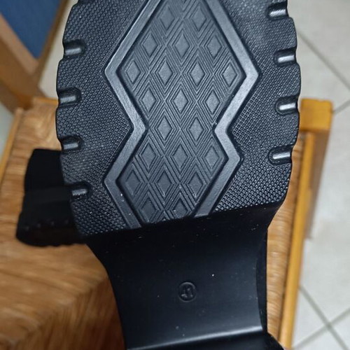 Women's loafers black like new, size 41