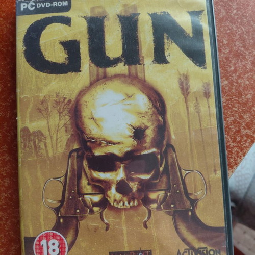 Gun PC game used, complete