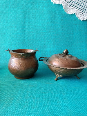 Copper decorative items used, height 10cm and 12cm